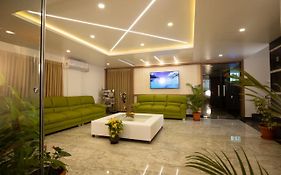 Villa Grand Hotel Near Kempegowda International Airport